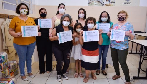 Fundo Social de Solidariedade está com inscrições abertas para nova turma do curso de costura industrial de sofá