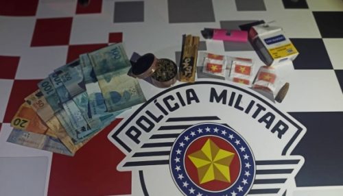 Em Inúbia, PM localiza maconha e cocaína no carro; o condutor, morador em Pracinha, dirigia bêbado