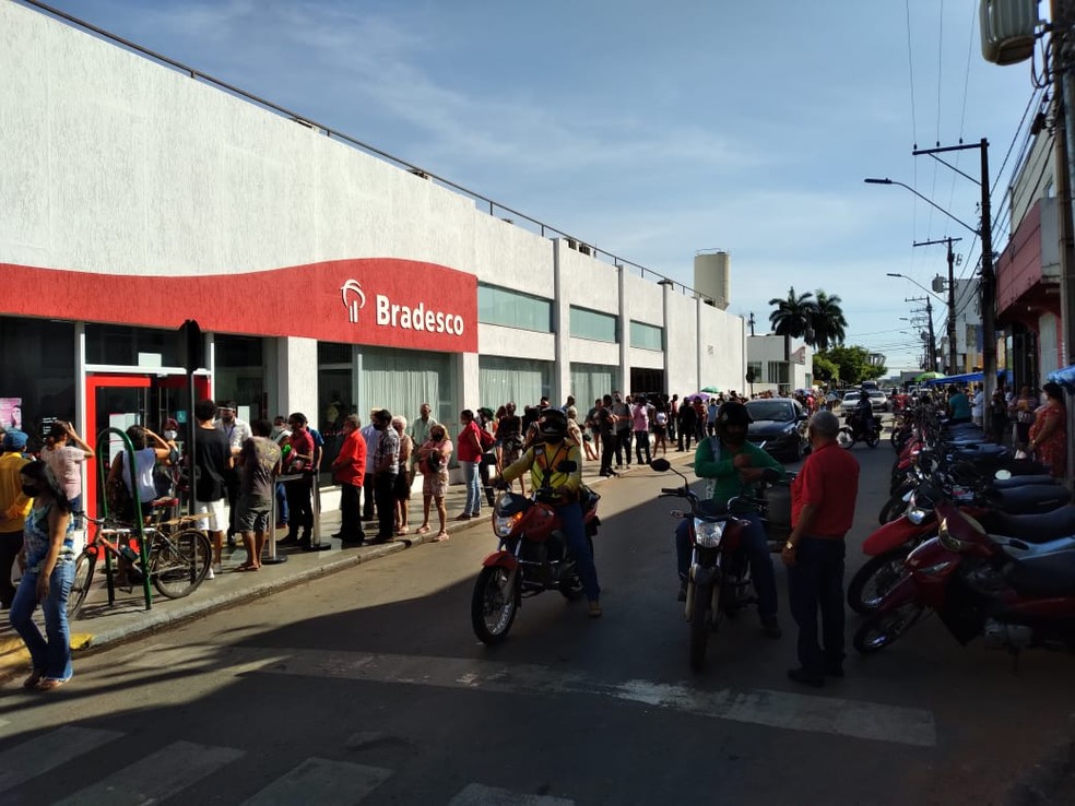 Bancos poderão escolher horário de abertura e fechamento de agências; veja como fica