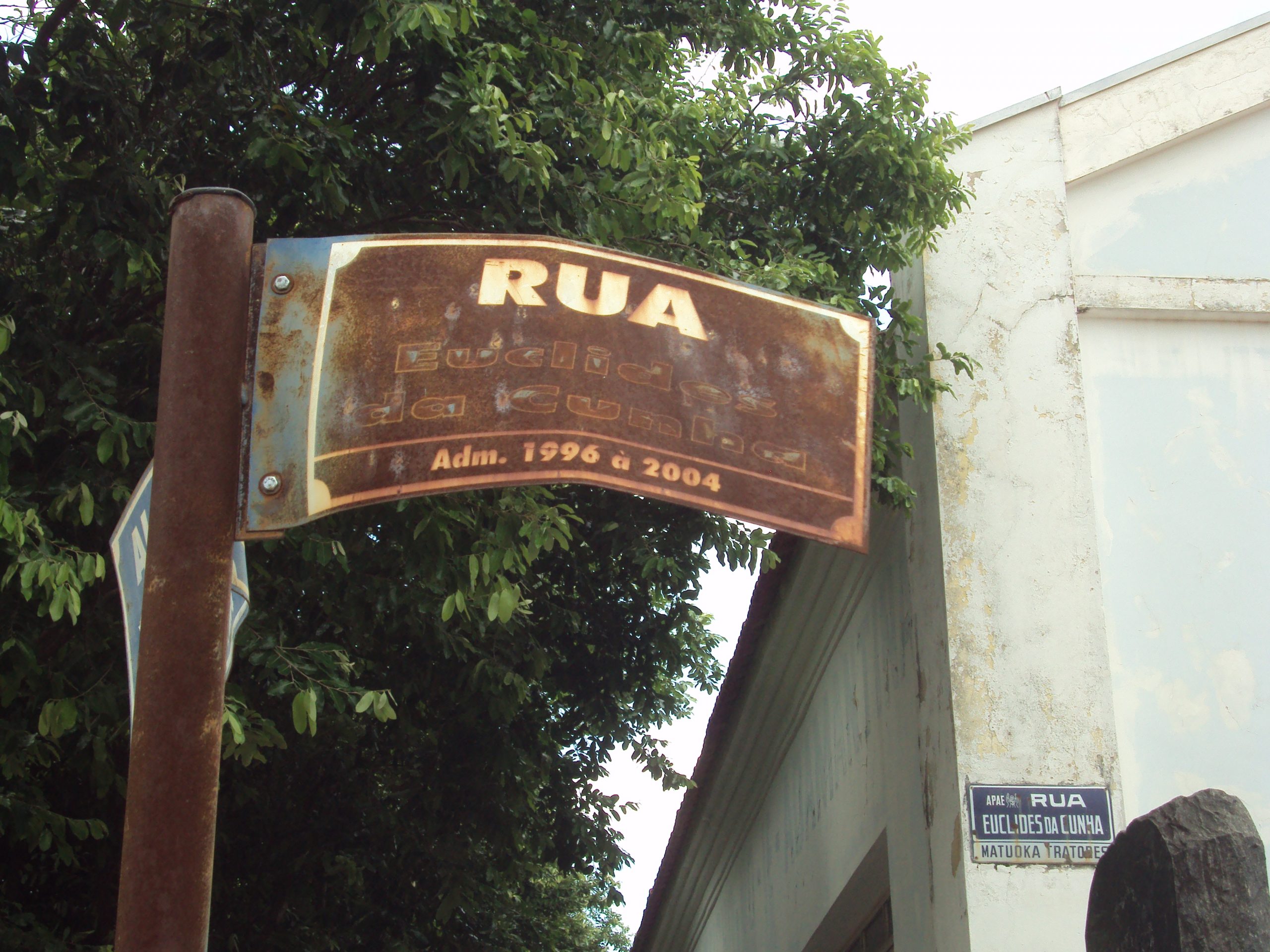 PROVÍNCIA, “LIXO”, PANDEMIA E O GOLPE DA REPÚBLICA...