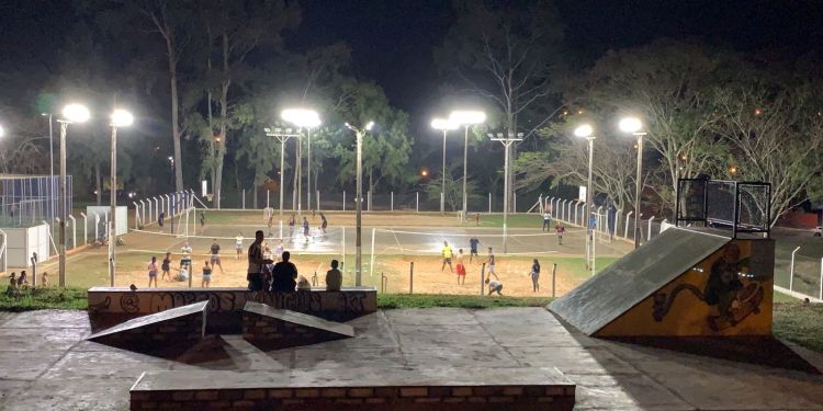 Manobras radicais agitam o feriado no Parque dos Pioneiros