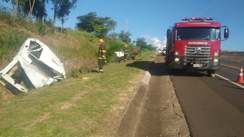 Motorista morre e passageiro fica ferido em estado grave após capotamento de veículo em Junqueirópolis