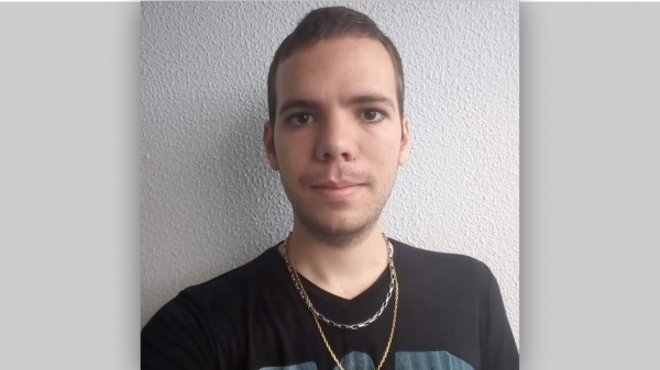 Rapaz de 27 anos morre após carro que dirigia bater em árvores na SP-294, em Junqueirópolis