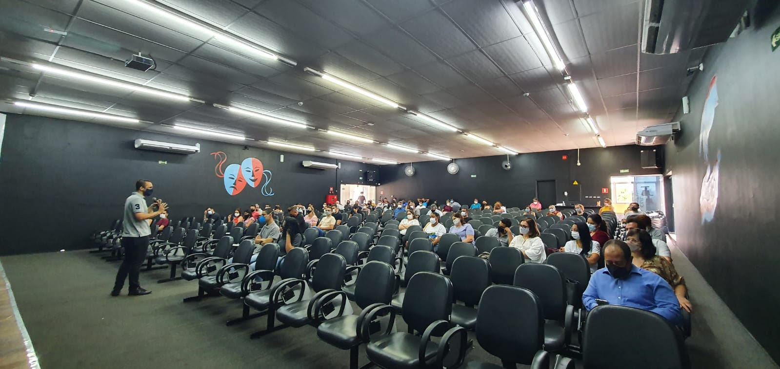 Parceria entre Prefeitura e Sebrae-SP capacita servidores municipais para atendimento ao público