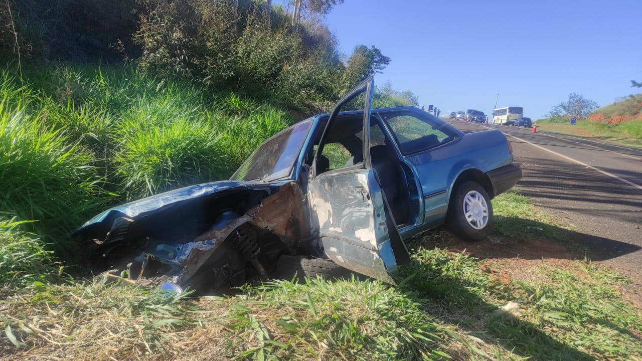 Acidente na vicinal Osvaldo Cruz à Salmourão deixa duas pessoas feridas