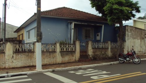 “Quando eu era criança pequena em...” (*)