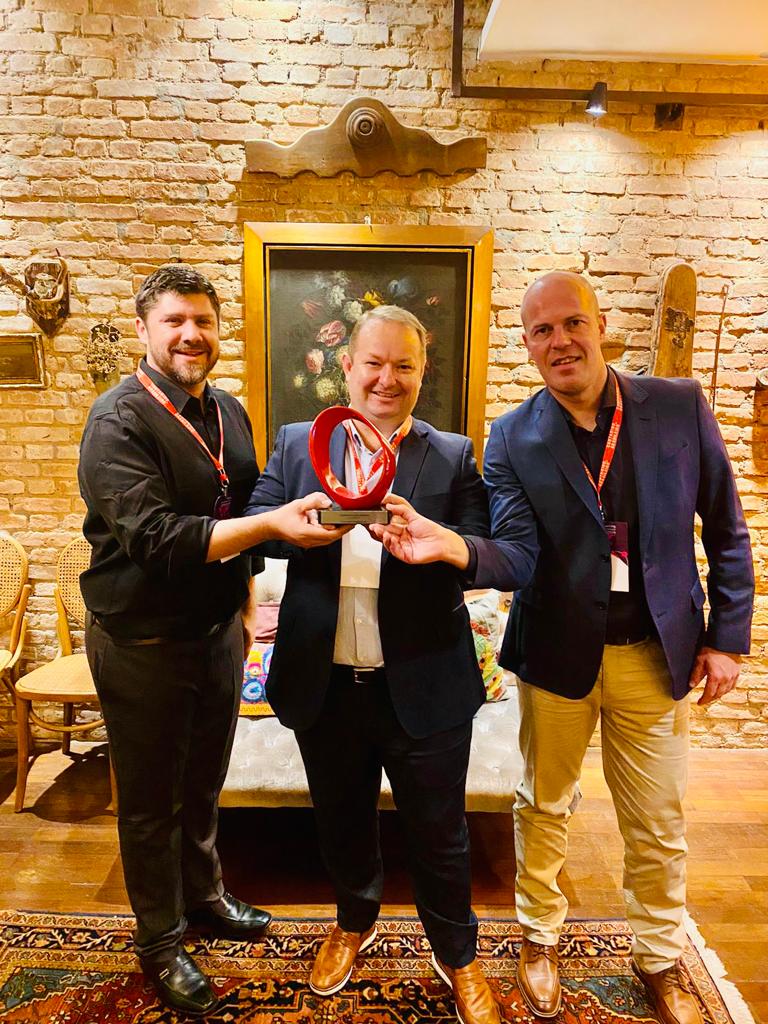 Sicredi é premiado por uso de inteligência artificial em atendimento via WhatsApp