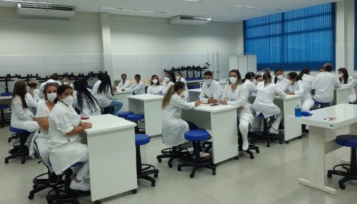 Enfermagem da UniFAI recebe visita da ETEC Eudécio Luiz Vicente