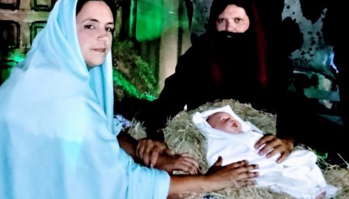 Sagrada família, volta ao centro de Adamantina para despedida,  hoje 23/12 às 20h.