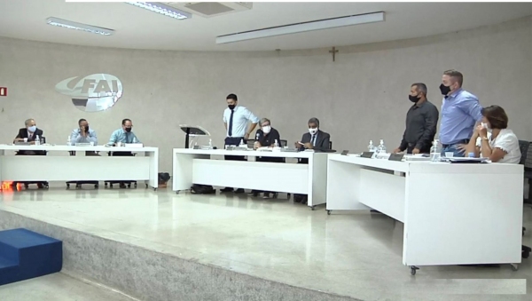 Nova secretaria é aprovada por 5 x 3; votos contrários são dos três vereadores do Podemos