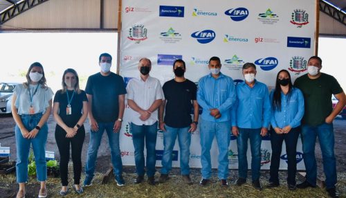 Prefeitura de Adamantina entrega certificação para 67 produtores rurais