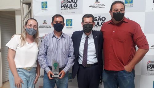 Em premiação do Programa Município VerdeAzul, adamantinense ganha prêmio de Ambientalista Regional