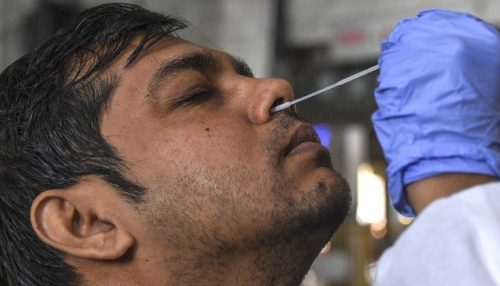 Variante Ômicron provoca recorde mundial de casos de Covid-19