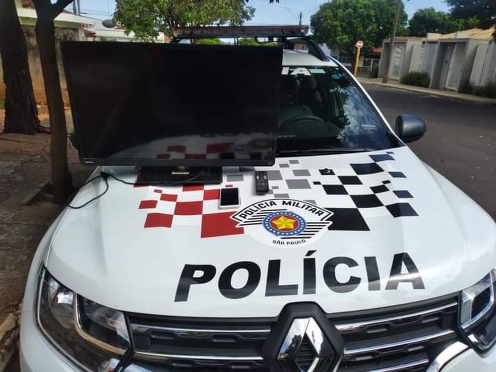 PM localiza rapaz e jovem suspeitos de agredir homem durante roubo; vítima teve ferimentos graves na cabeça e morreu