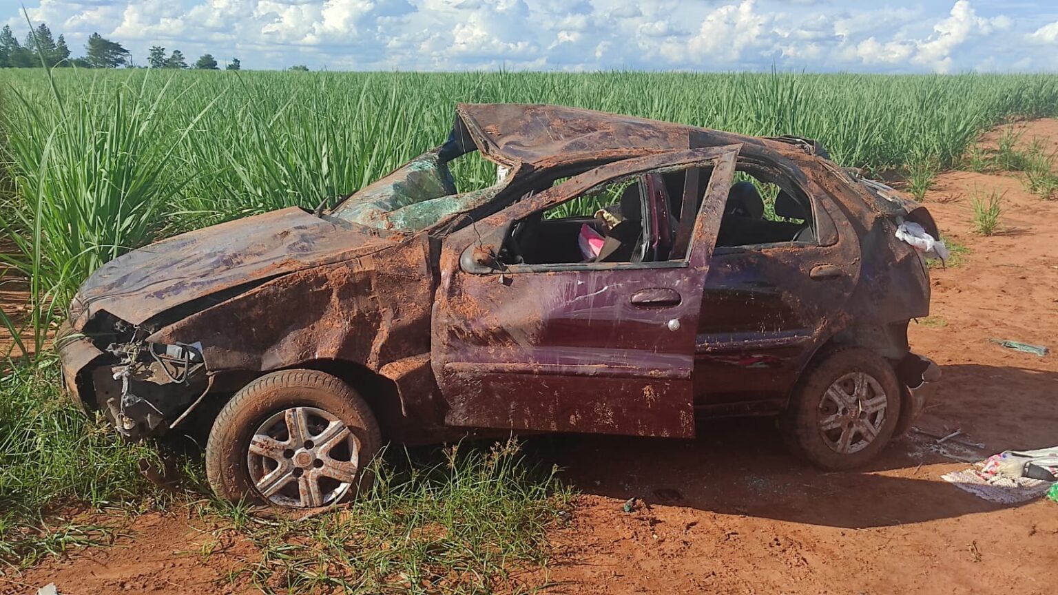 Acidente grave deixa 4 pessoas feridas entre elas duas crianças na SP425 em Parapuã