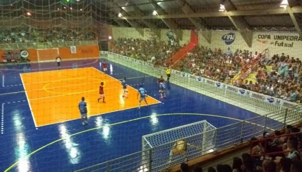 Secretaria de Esportes de Adamantina CANCELA a realização da Copa de Futsal de Férias