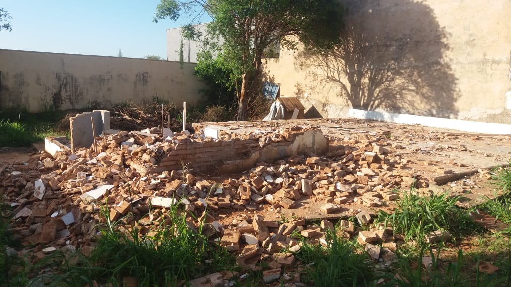 Pandemia com mentes medíocres provincianas...