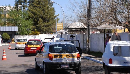 Detran vai exigir comprovante de vacina contra a Covid para exames práticos de direção