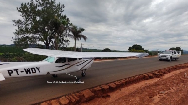 Avião que pousaria em Presidente Prudente tem pane e faz pouso forçado na rodovia em Marília