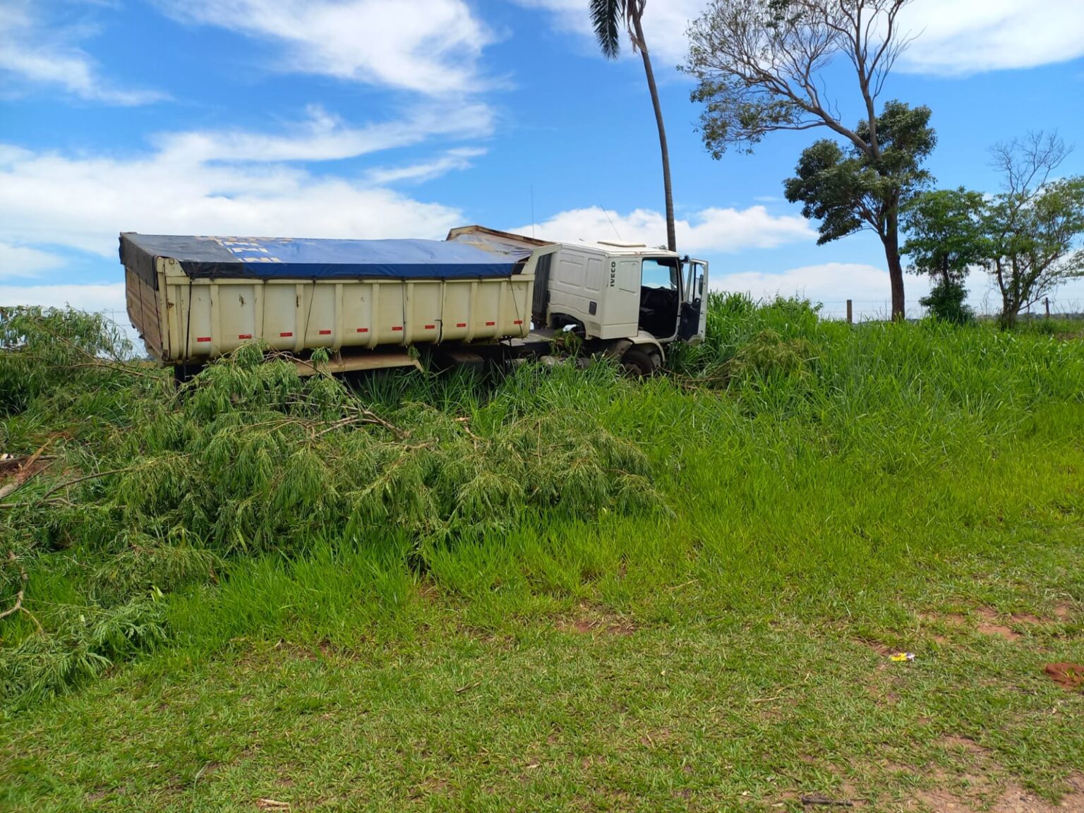 Caminhoneiro de Osvaldo Cruz sofre infarto e morre na SP 294 em Dracena