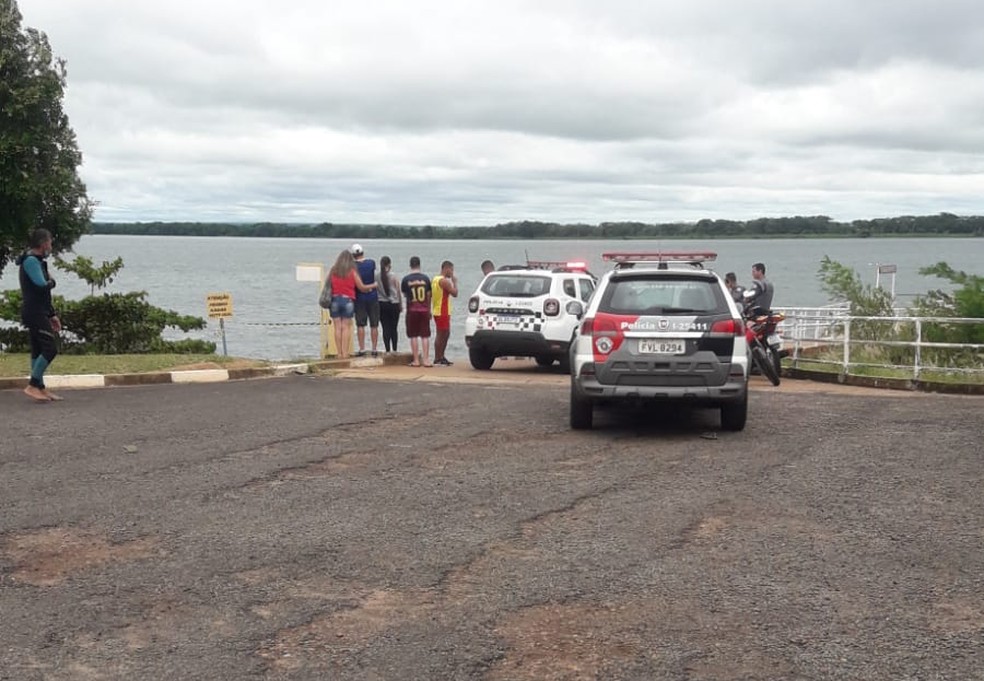 Corpo de homem de 35 anos é encontrado boiando no Rio Paraná, em Panorama