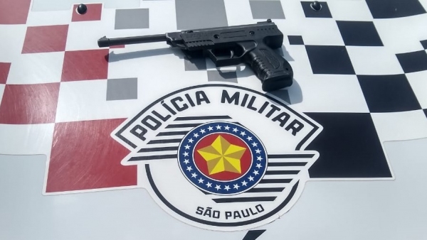 Após denúncia, Polícia Militar de Lucélia apreende simulacro de arma de fogo