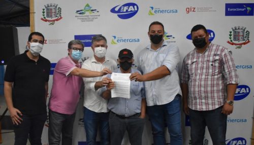 Prefeitura de Adamantina assina contratos com agricultores que participam do PAAM