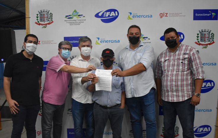 Prefeitura de Adamantina assina contratos com agricultores que participam do PAAM