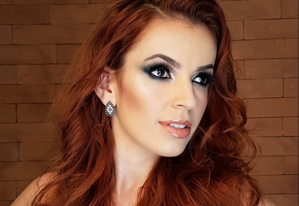 Mayra Ferrari é a nova apresentadora do programa 