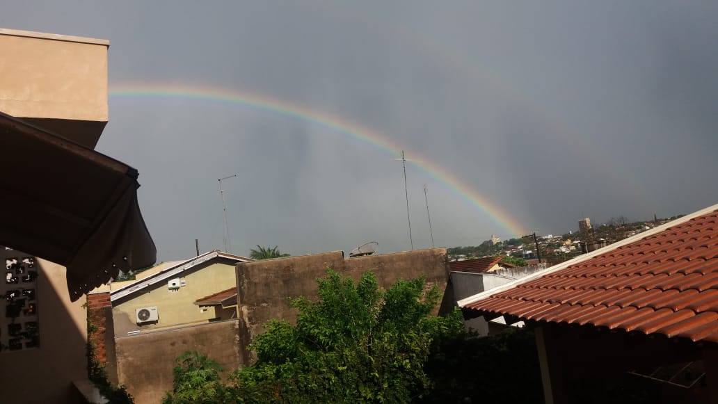 Entre os ocasos de um talvez e ponto quase final...