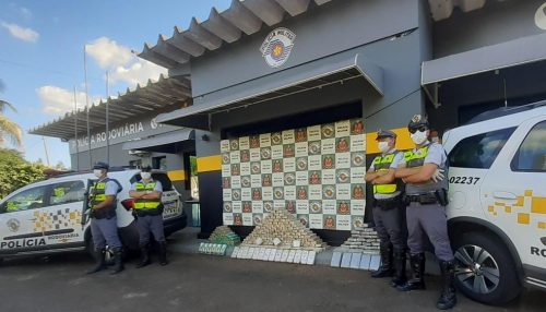 Polícia Rodoviária apreende carga de pasta base de cocaína em carreta em Adamantina