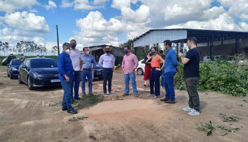 Representantes do Parque Tecnológico de São José dos Campos e do Crea-SP visitam pátio de compostagem para troca de experiências