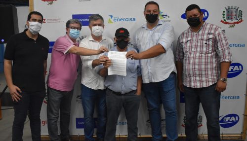 Prefeitura de Adamantina assina contratos com agricultores que participam do PAAM