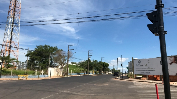 Iniciada instalação de semáforo na Rio Branco x Tetsushi Haga