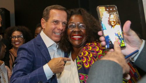 Governo de SP lança cartilha para enfrentamento ao racismo no comércio