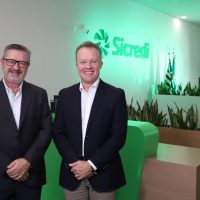 GERENTE DA AGÊNCIA DE RANCHARIA LUIZ ANTONIO BIAGE E DIRTOR EXECUTIVO DA SICREDI CENTRO OESTE PAULISTA ILDO WILDE