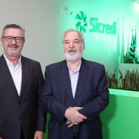 GERENTE DA AGÊNCIA DE RANCHARIA LUIZ ANTONIO BIAGE E PRESIDENTE DA COOPERATVA JOÃO ALBERTO SALVI