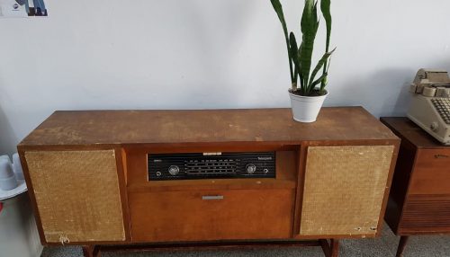 “PÉROLAS” (*) PARA AS MENTES MEDÍOCRES PROVINCIANAS...