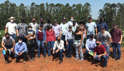 Alunos de Agronomia da UniFAI participam  de Dia de Campo de soja e milho na APTA
