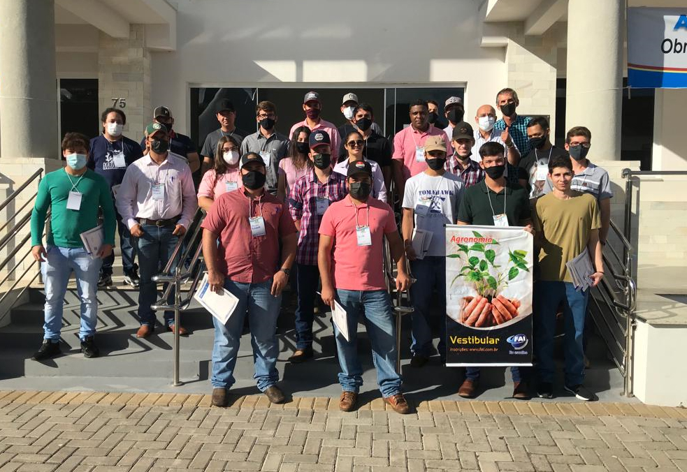 Alunos de Agronomia participam de  eventos sobre agricultura na região