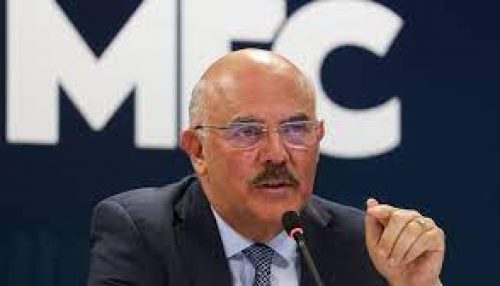Ministro da Educação pede exoneração do cargo