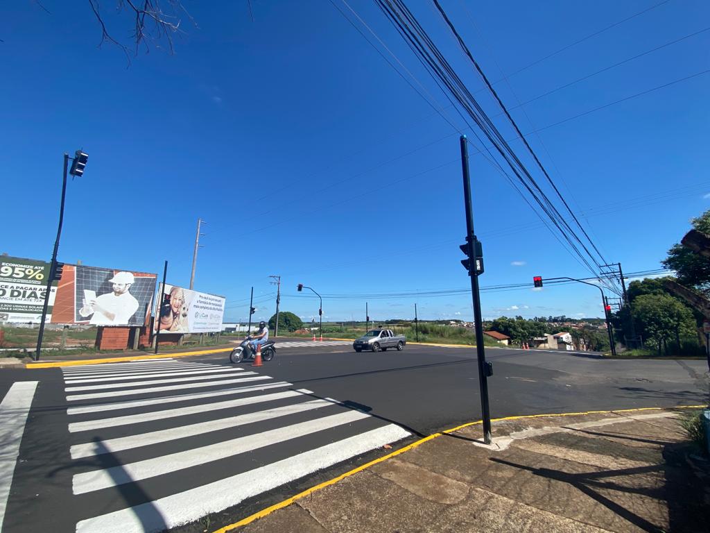 Semáforo no cruzamento da Rio Branco com a Tetsushi Haga entra em funcionamento