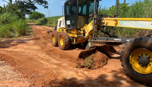 Secretaria de Obras de Adamantina executa manutenção nas estradas rurais de Adamantina
