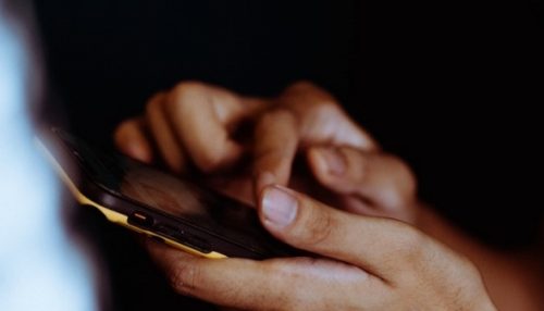 Mulher filmada em momento íntimo para comprovar suposta traição será indenizada