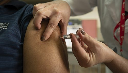 São Paulo amplia quarta dose da vacina de Covid-19 para pessoas acima de 60 anos