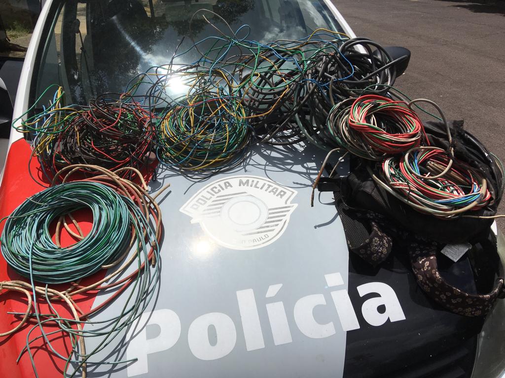 Polícia apreende 24 kg de fios de cobre e detém um suspeito em Osvaldo Cruz