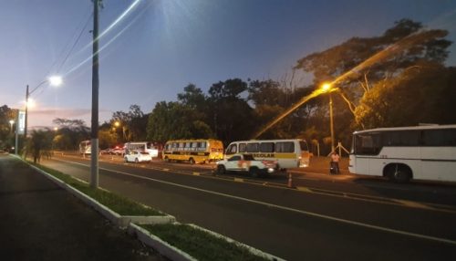 Operação de combate a transporte clandestino fiscaliza 41 ônibus em Adamantina e região