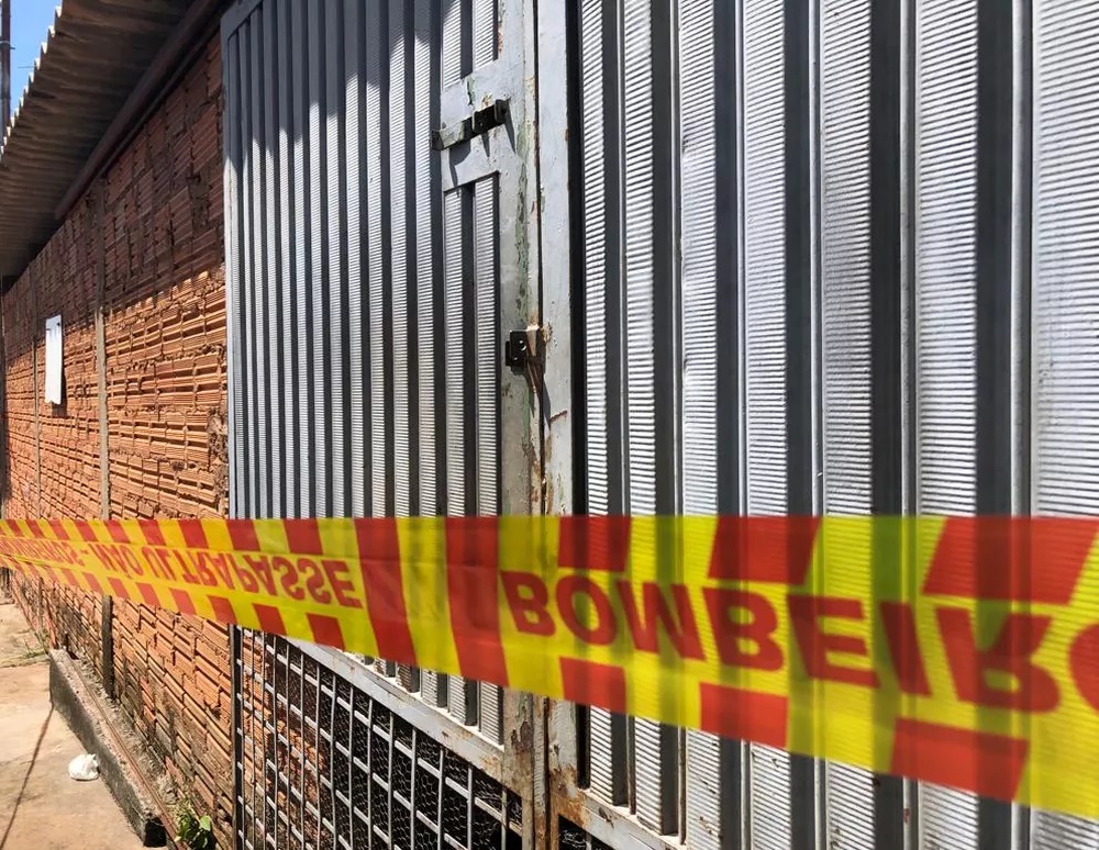 Corpos de ex-casal são encontrados com cortes no pescoço dentro de edícula em Álvares Machado