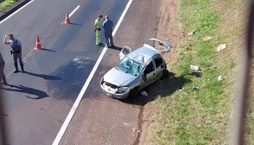 Motorista embriagado suspeito de provocar capotamento na SP-270 é preso em flagrante; ele alega não ter percebido colisão