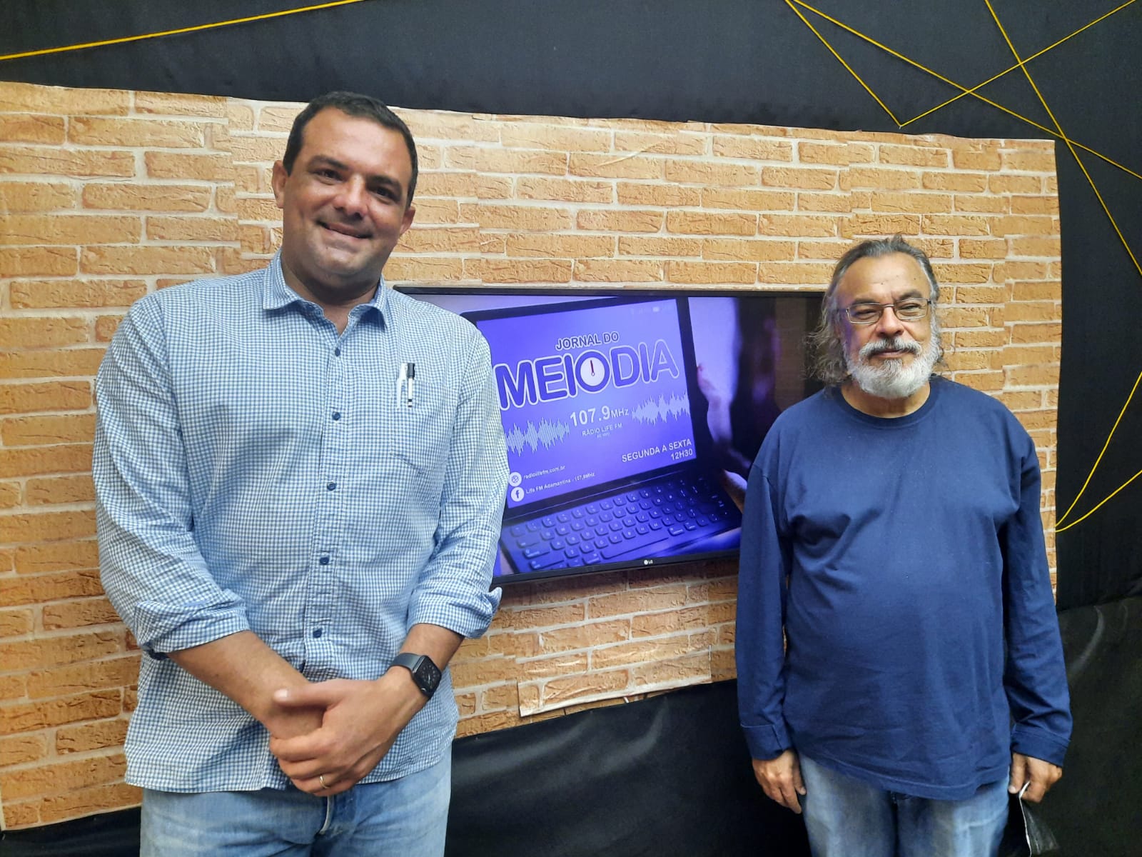 Life FM e Cultura FM: Mercado, Saúde e Política.